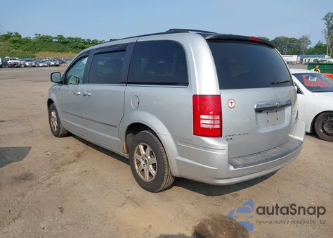 2010 Chrysler Town & Country Touring from USA, damaged, VIN 2A4RR5DX1AR253430